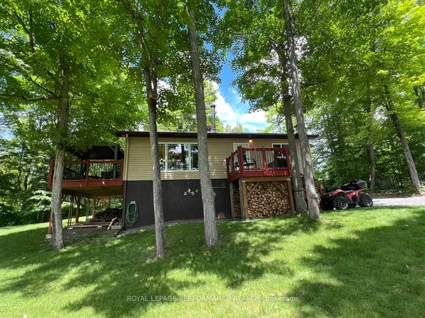 253 Lacourse Ln, Lanark Highlands, ON K0A 3L0