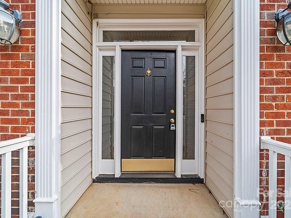 2nd image of 8811 Briarstone Ln
