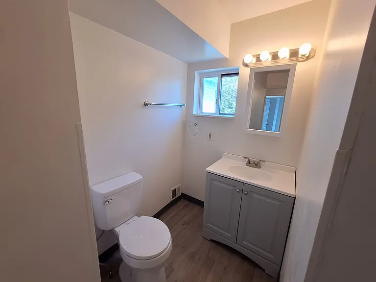 810 Etna St — Photo 12