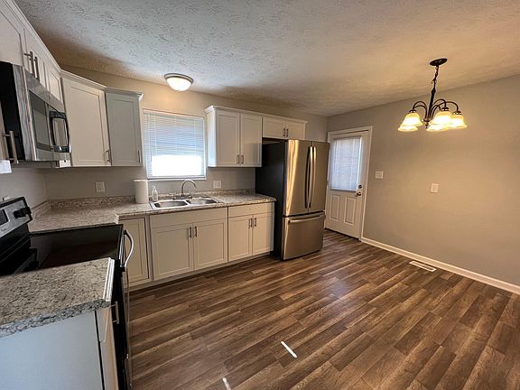 5th image of 3604 Grace Dr