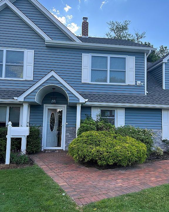 1st image of 36 Crescent Ln