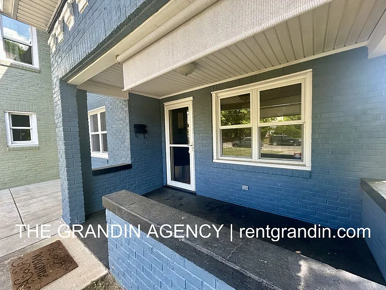 1518 Wautauga St SW — Photo 3