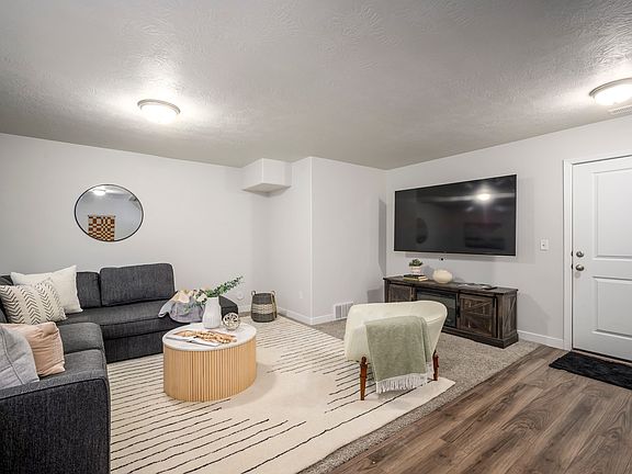 3rd image of 15065 S Halter Way