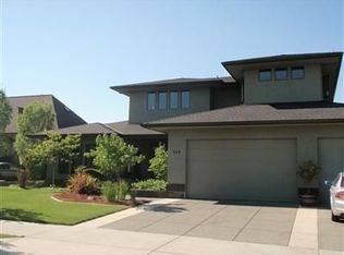 938 Saint Andrews Way, Eagle Point, OR 97524