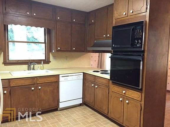 4th image of 4429 John Dr