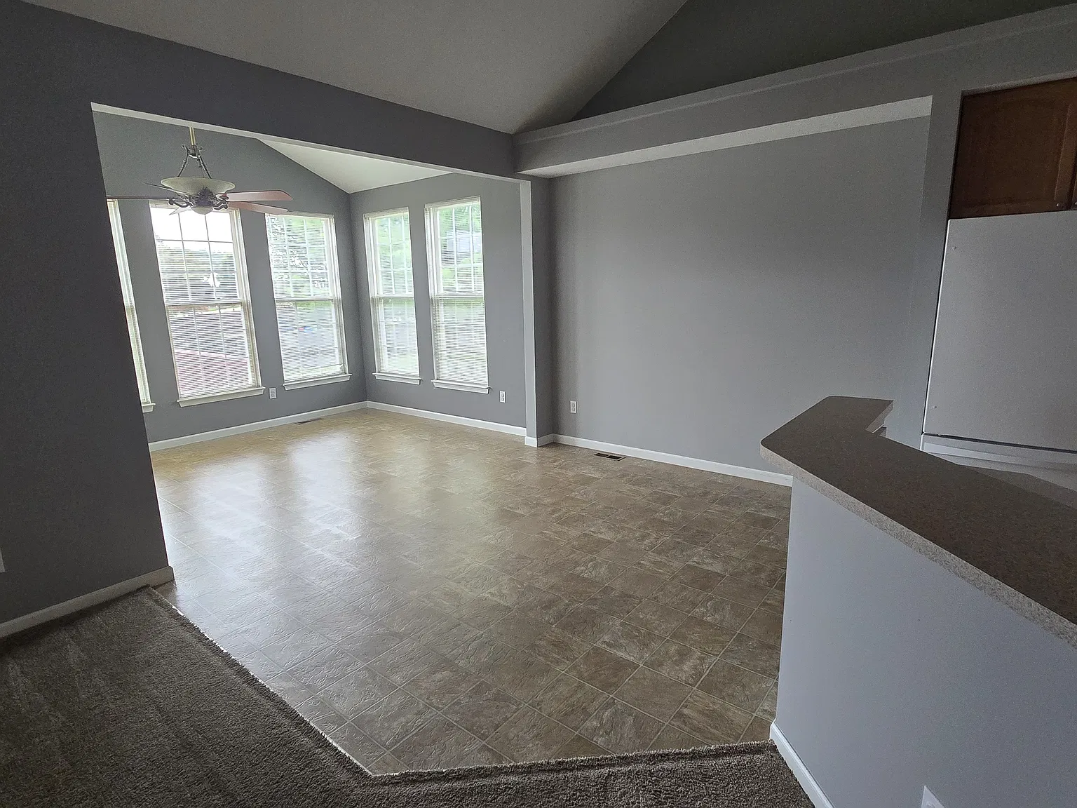 3 bed, 2.5 bath, 2650 sqft, $2,800 — Photo 4