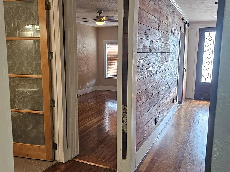 305 Keller St — Photo 9