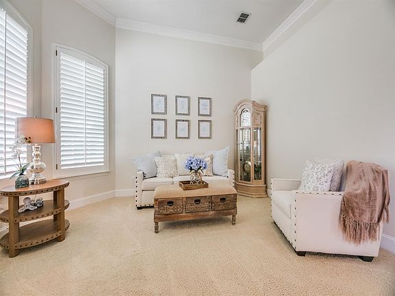 5th image of 900 Basilwood Dr