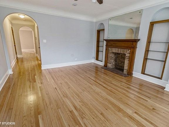 4th image of 10317 Chaucer St #1