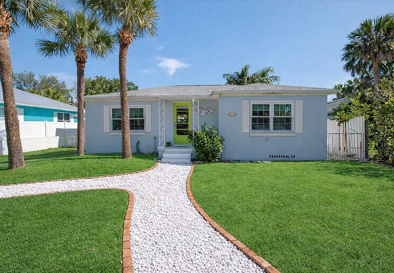 741 Lantana Ave — Photo 1