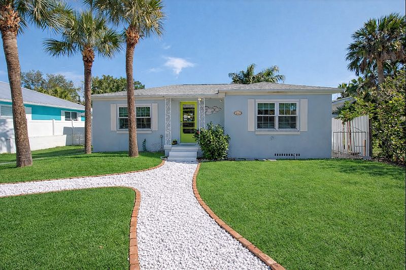 1st image of 741 Lantana Ave