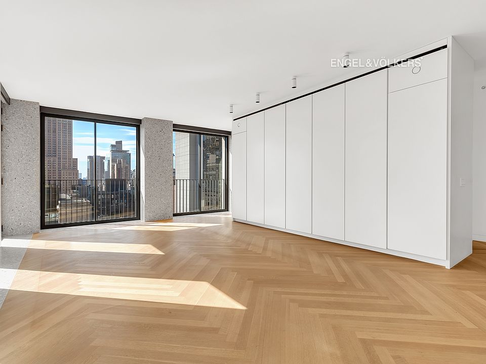 1st image of 16 W 40th St APT 22D