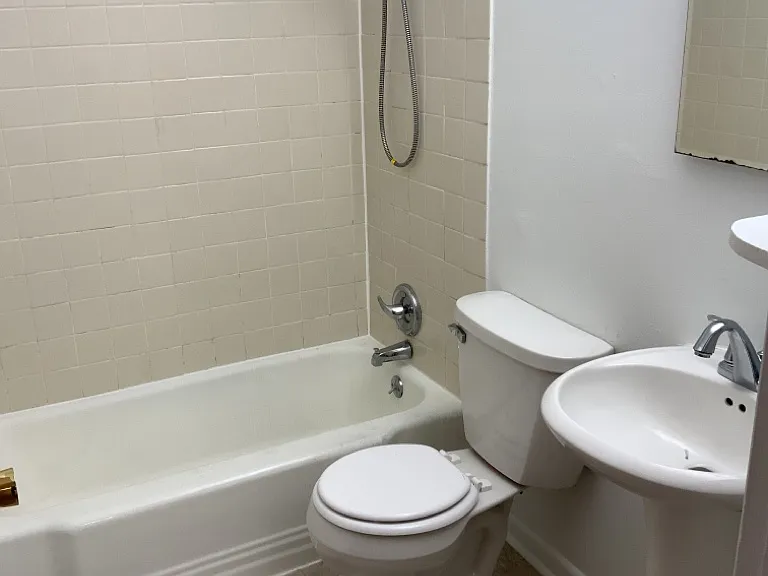 1006 Broadway St — Photo 68