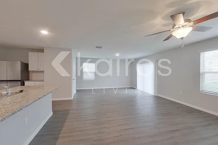 8708 SW 43rd Ter — Photo 6