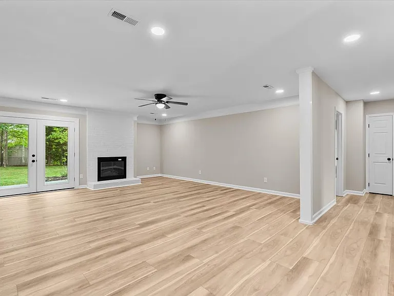 3011 Colony Dr — Photo 12