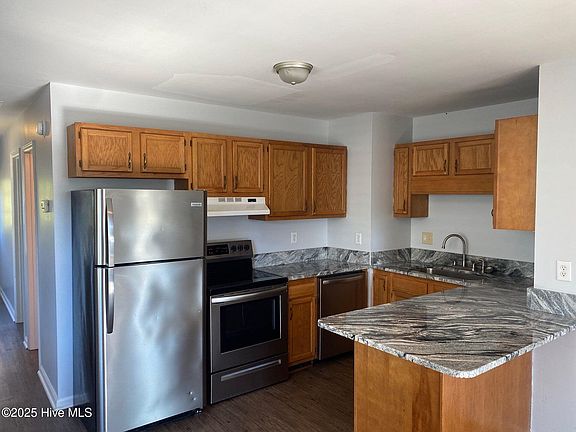 4th image of 2009 River Dr Unit A