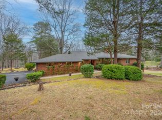 186 Catherine Dr, Columbus, NC 28722