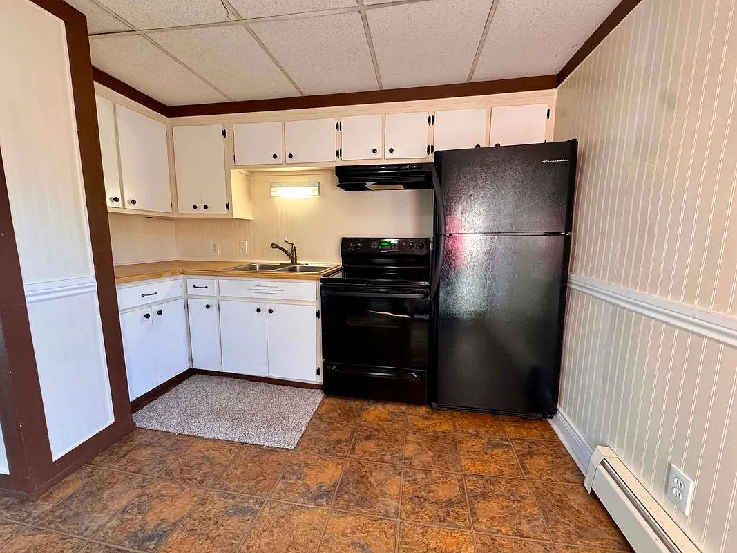2 bed, 1.0 bath, 717 sqft, $925 — Photo 2