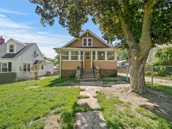1826 E 32nd St, Des Moines, IA 50317
