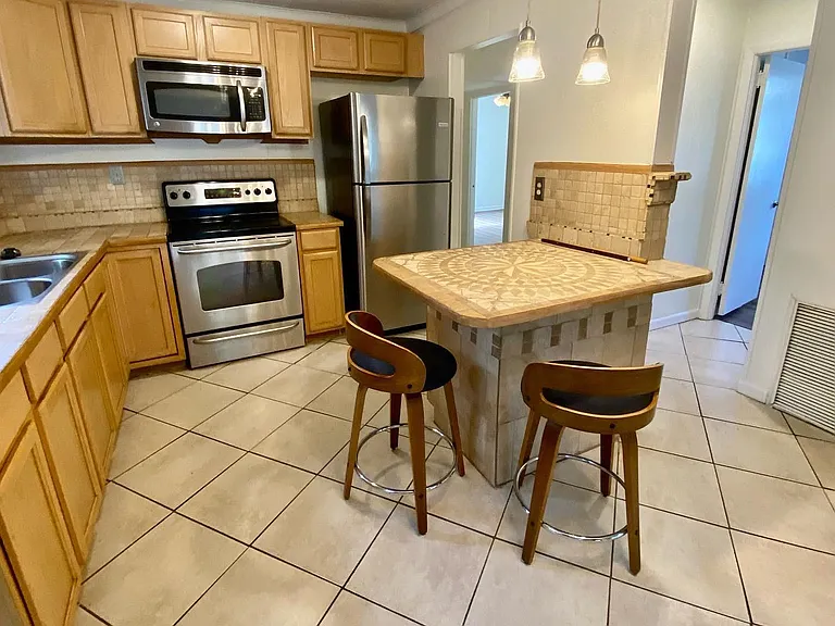 3618 Drexel St — Photo 58