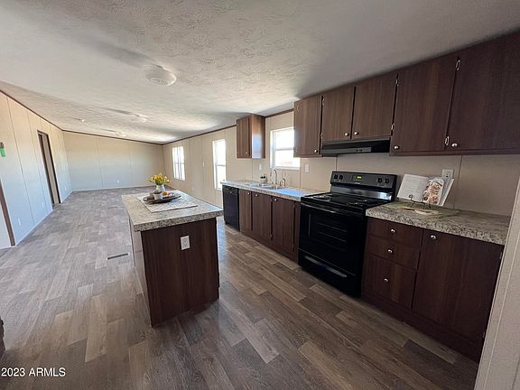 3rd image of 601 W SAGUARO Street