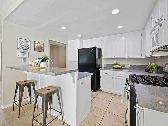 5th image of 333 N Melrose Dr Unit A