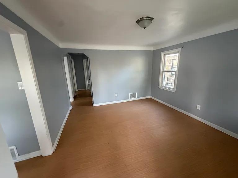 18520 Tireman St — Photo 2
