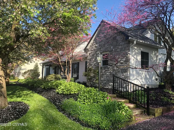 20 Meadowbrook Dr, Selinsgrove, PA 17870