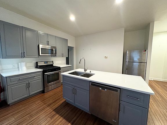3rd image of 70 Richmond Ave