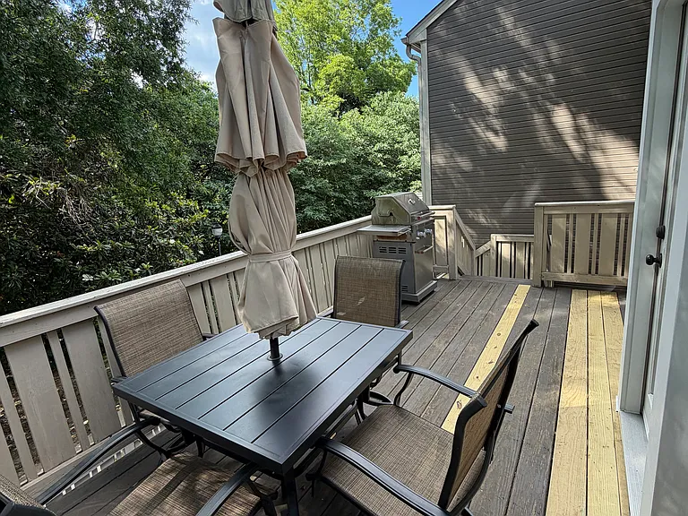 224 S Clarkson St — Photo 16