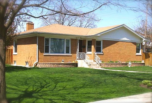 1st image of 6740 N Avers Ave