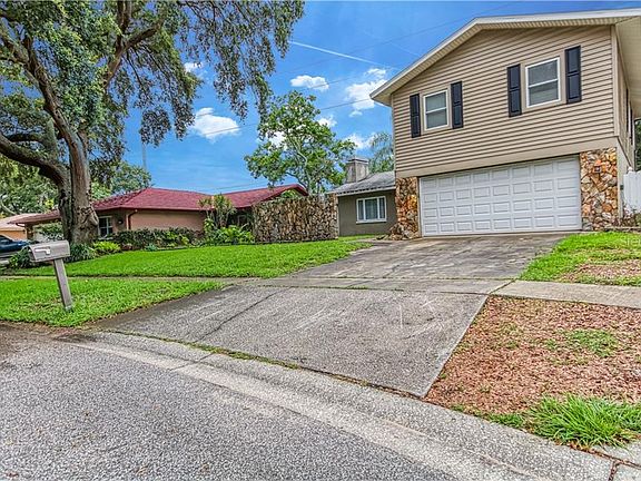 2nd image of 1137 Breeze Dr