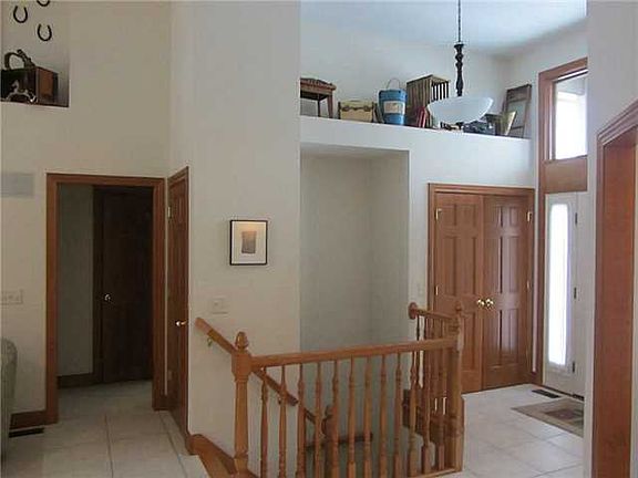 3rd image of 7041 Deer Hollow Ln