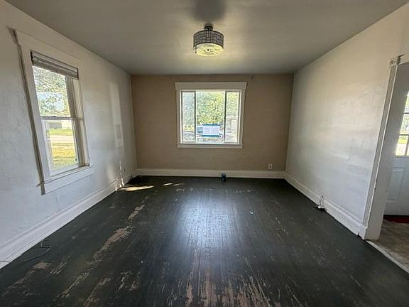 2nd image of 246 5th St S
