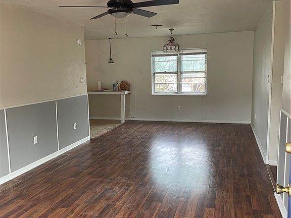 2nd image of 2202 Mountain Ave