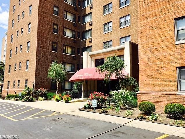 1st image of 11720 Edgewater Dr APT 718