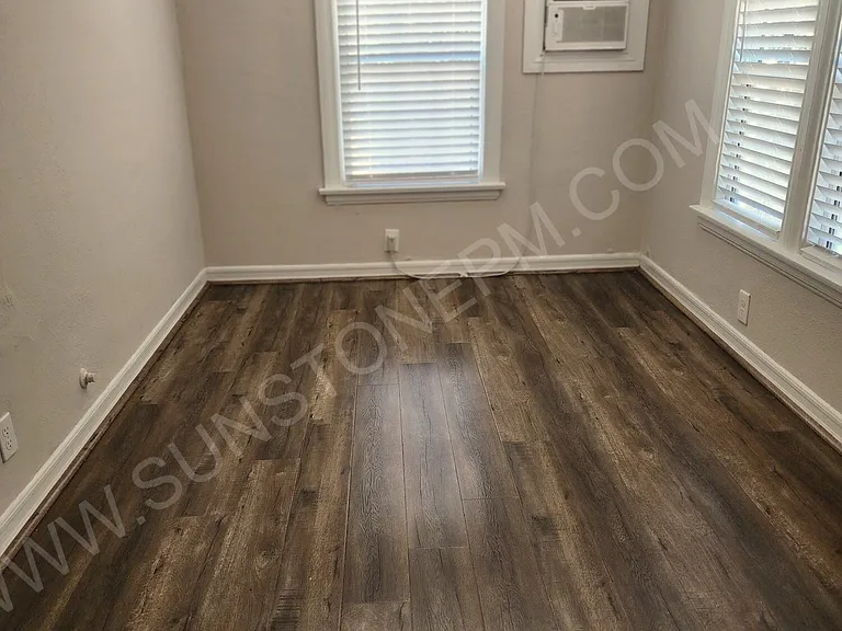 975 N Eleanor St — Photo 14