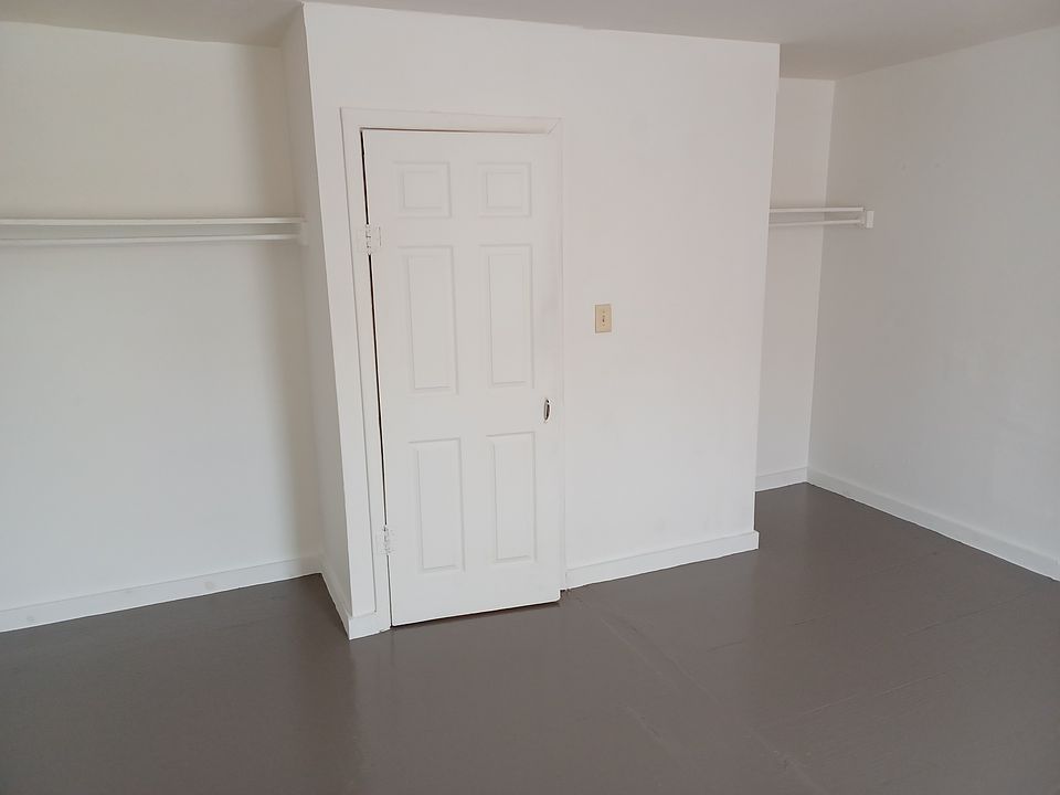 spacious bedroom,