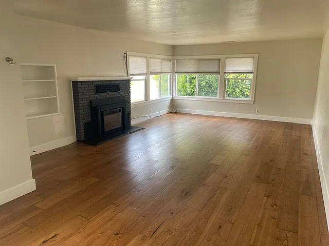 1306 Henderson St — Photo 22