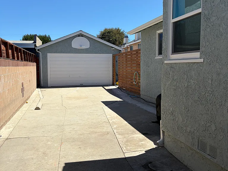 957 W Summerland Ave — Photo 13