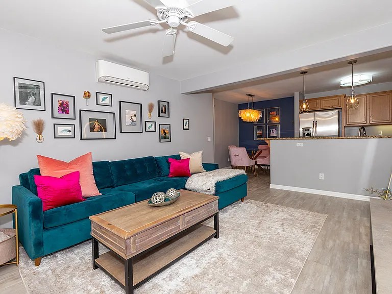 5252 Balboa Arms Dr #167 — Photo 3