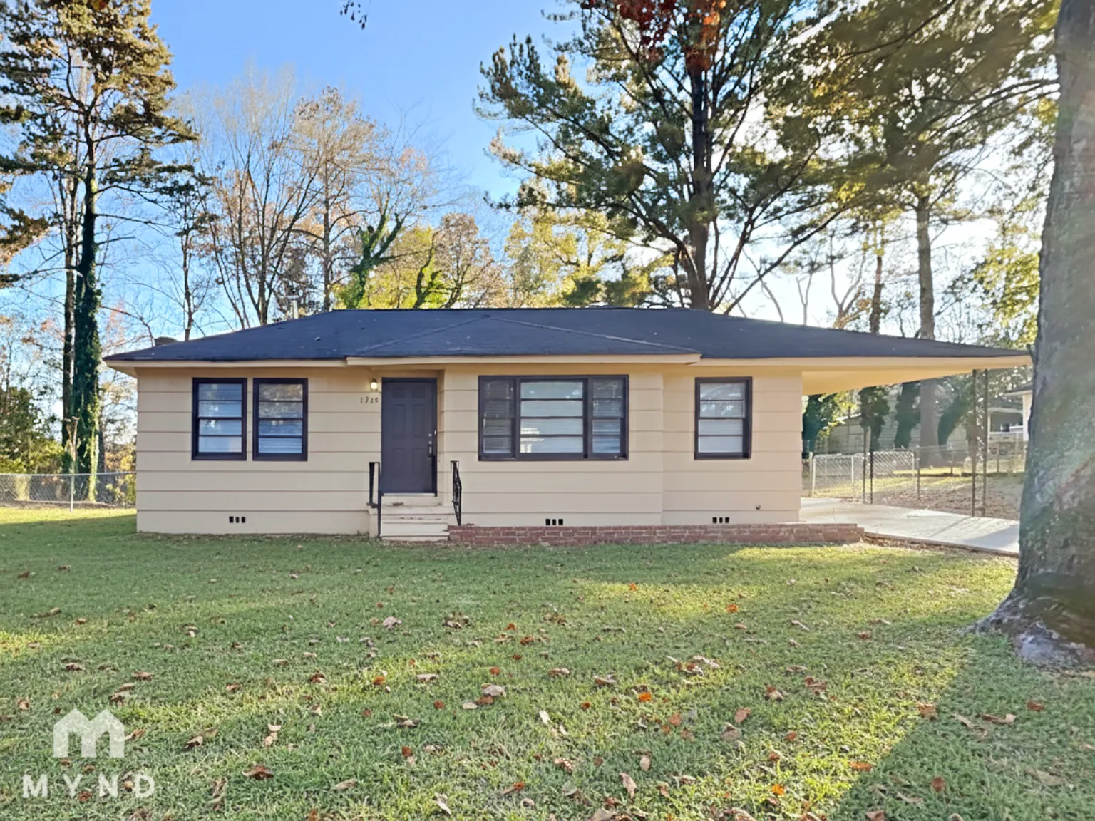 3 bed, 1.0 bath, 1026 sqft, $1,090 — Photo 1