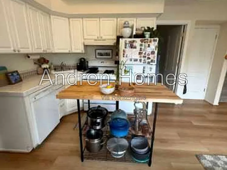 126 Pine St — Photo 2