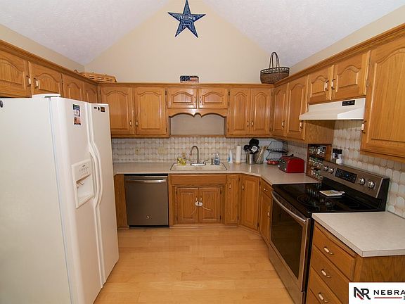 4th image of 2818 Nottingham Dr