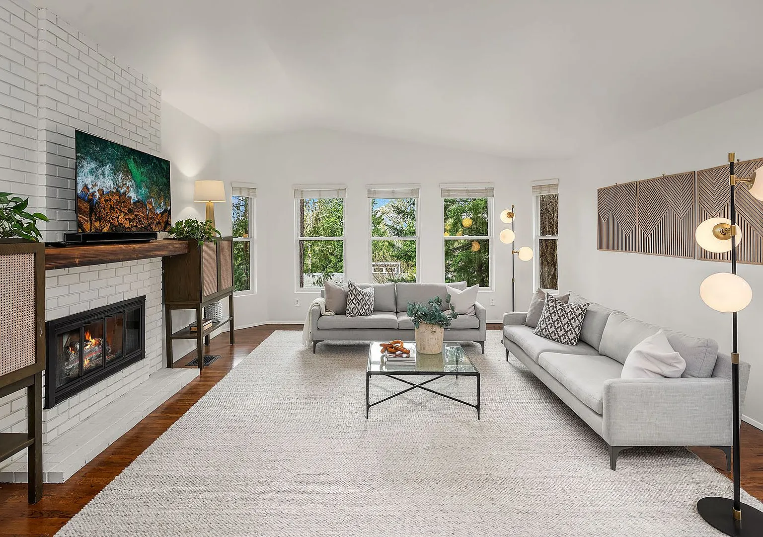 Modern Elegance Meets Island Living! |8475 SE 45th St | Mercer Island, WA 98040 4 Beds | 3 Baths ... — Photo 4