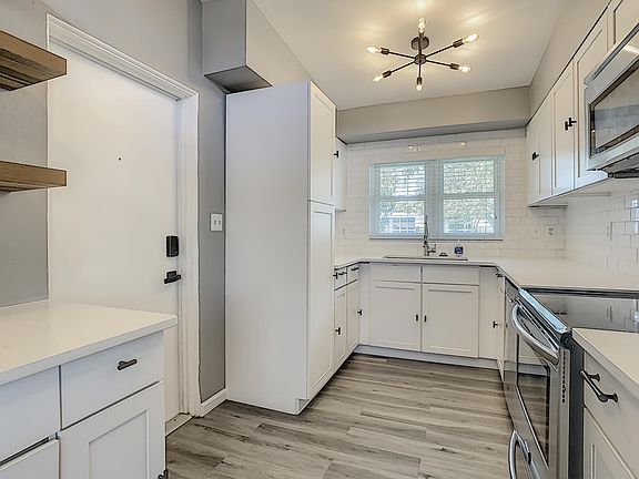 4th image of 1433 Bryn Mawr St