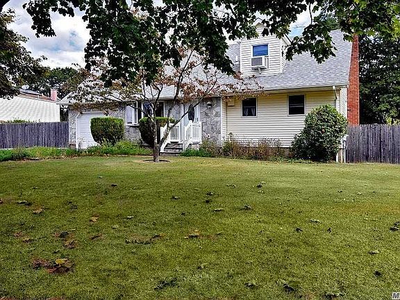 2nd image of 15 Gregg St
