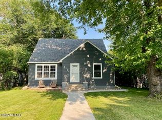 212 6th St SE, Watertown, SD 57201