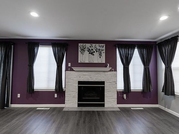 3rd image of 8060 Clay Dr