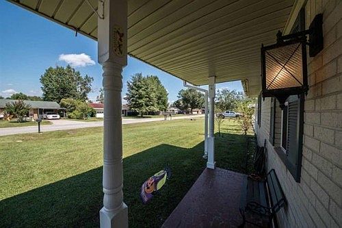 5th image of 160 Benny Ave